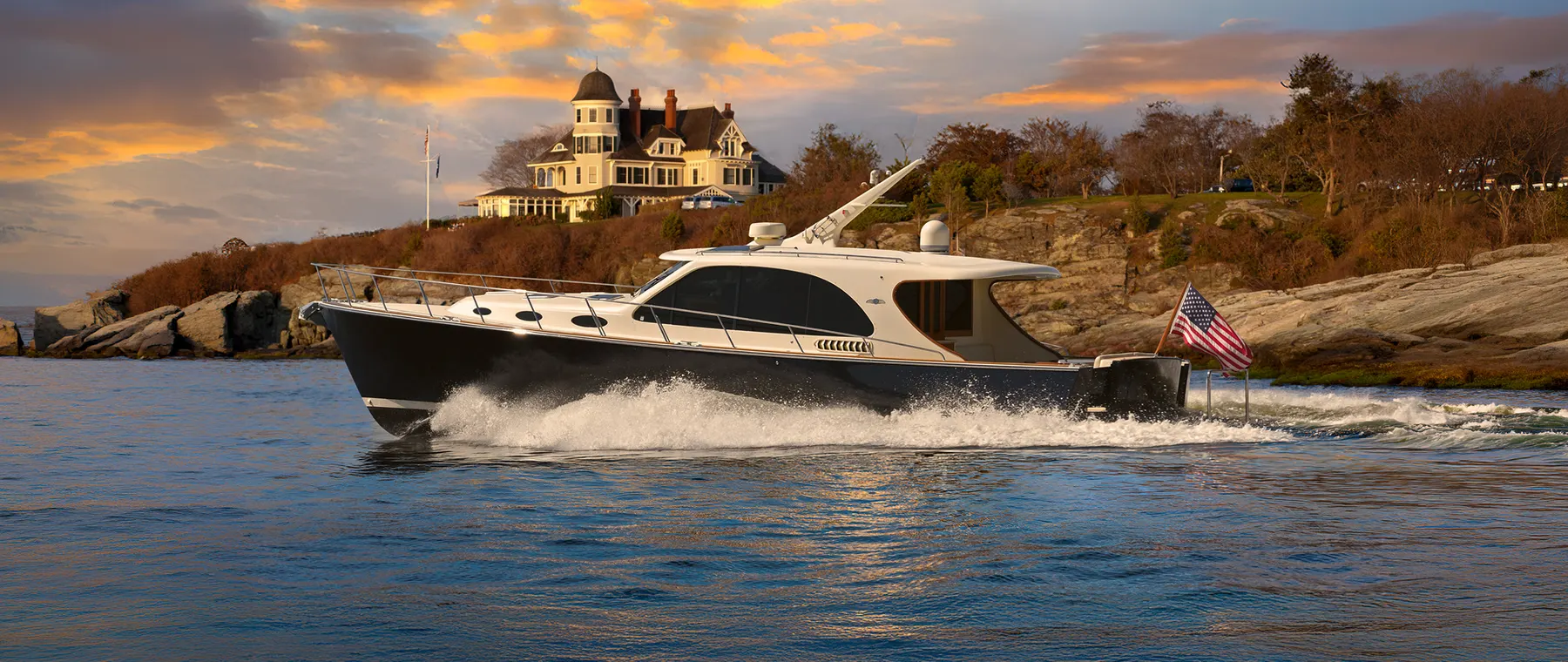 Palm Beach 52 Blends Classic Lines With 34-Knot Speed for a Refined Coastal Lifestyle