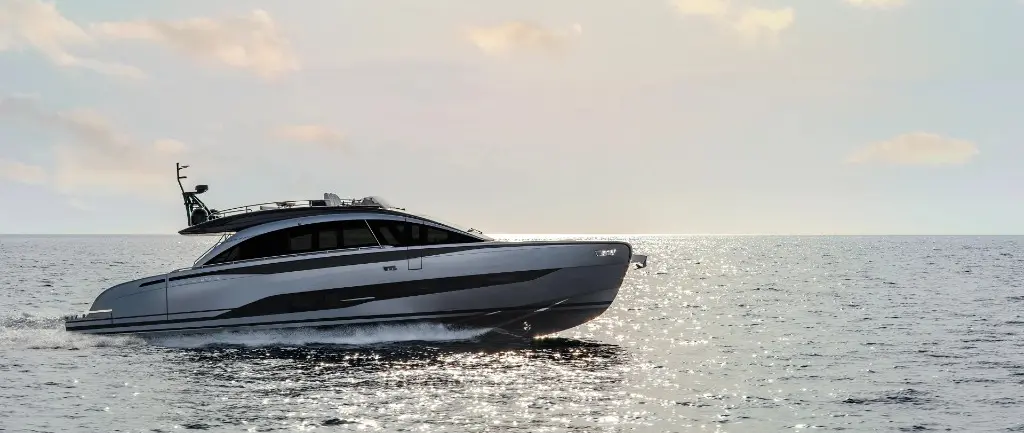 Official Pershing GTX70 model image from Pershing.