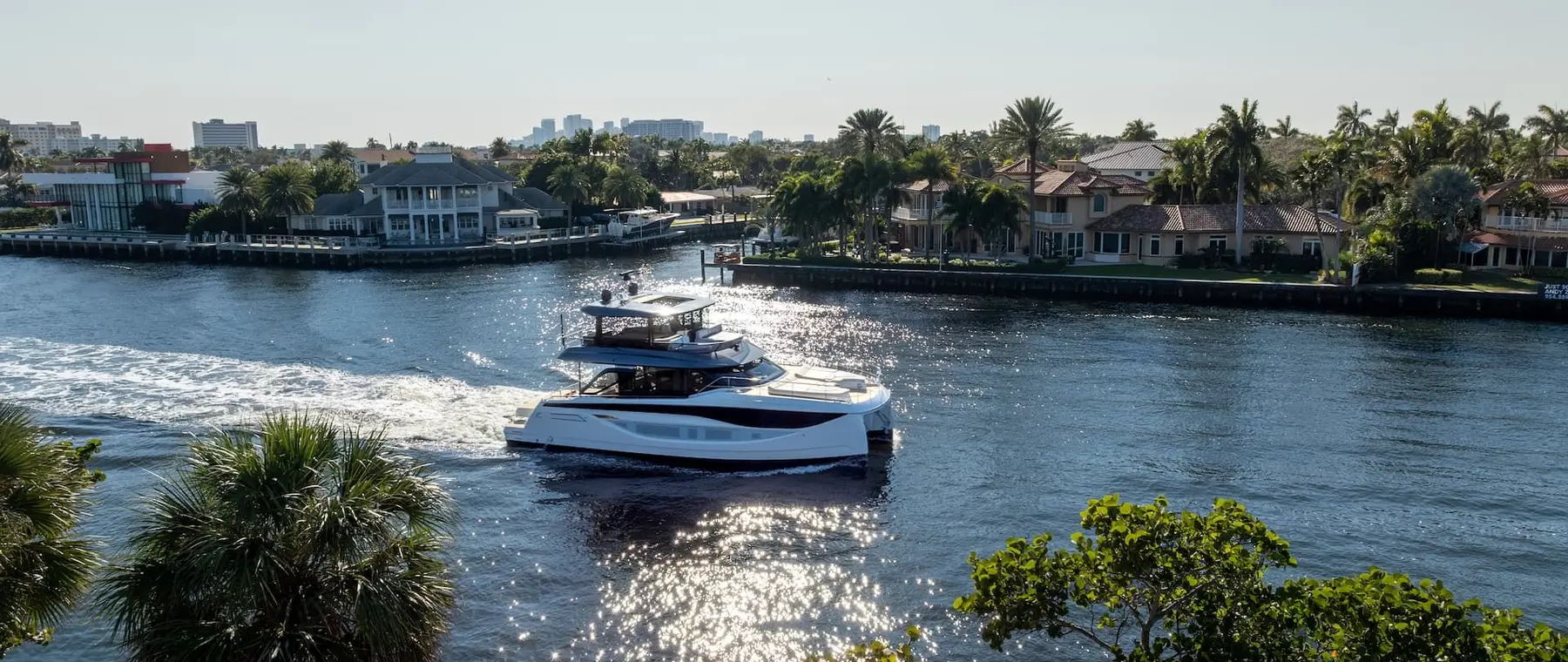 PRESTIGE M7 Makes US Debut at Miami International Boat Show — official image