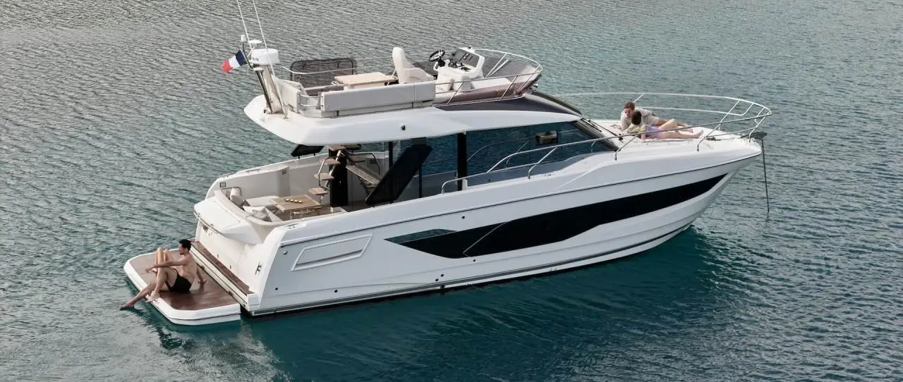 Official PRESTIGE F4.3 model image from Prestige Yachts.