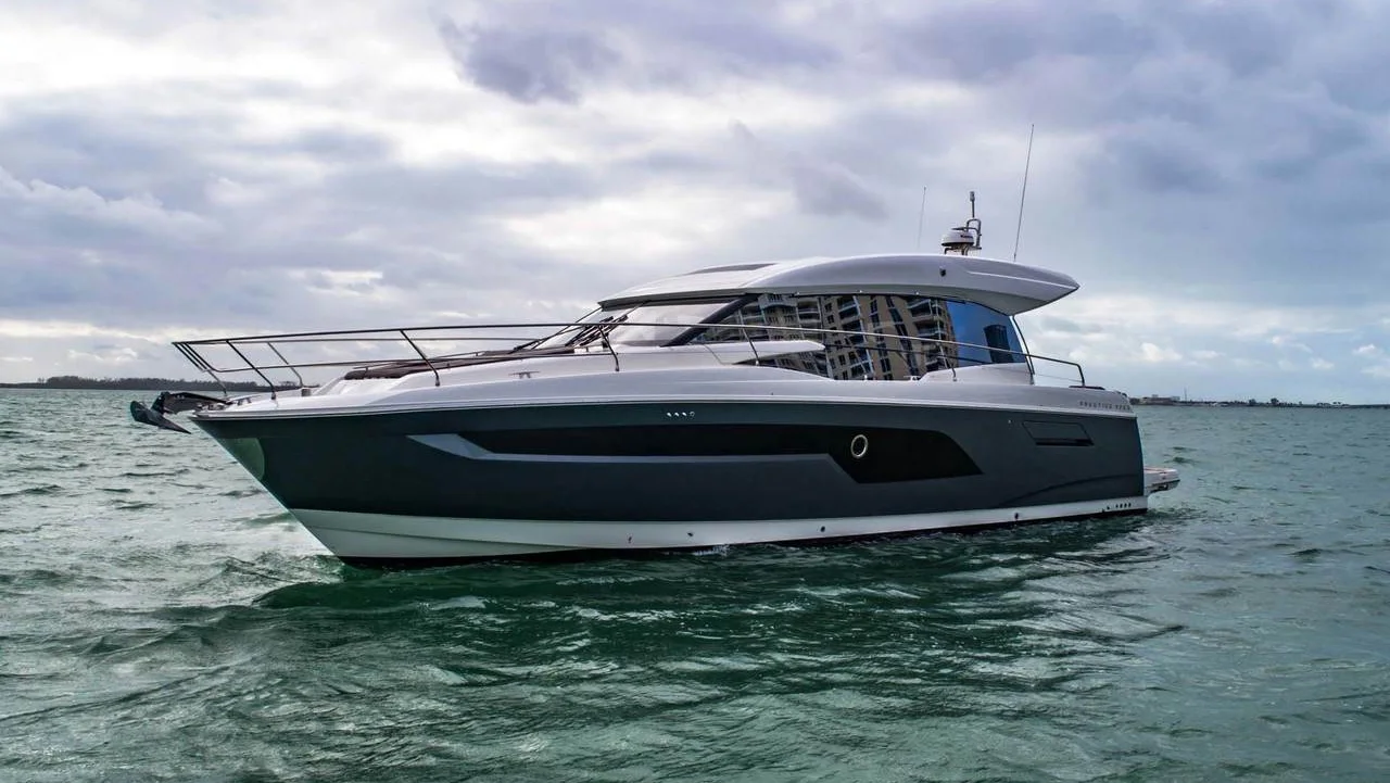 Official PRESTIGE 520S model image from Prestige Yachts.