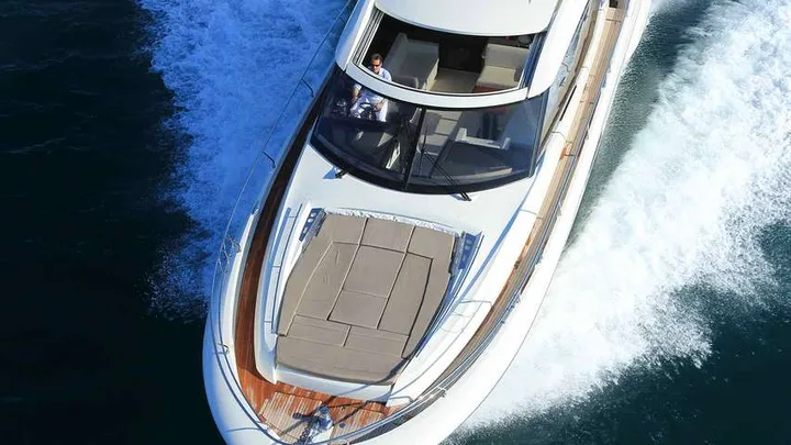 Official PRESTIGE 550S model image from Prestige Yachts.