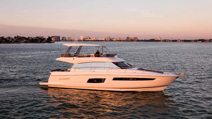 Official PRESTIGE 560 model image from Prestige Yachts.