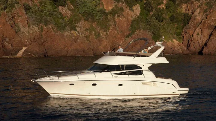 Official PRESTIGE 440 model image from Prestige Yachts.