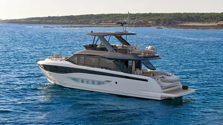 Official PRESTIGE F6.7 model image from Prestige Yachts.