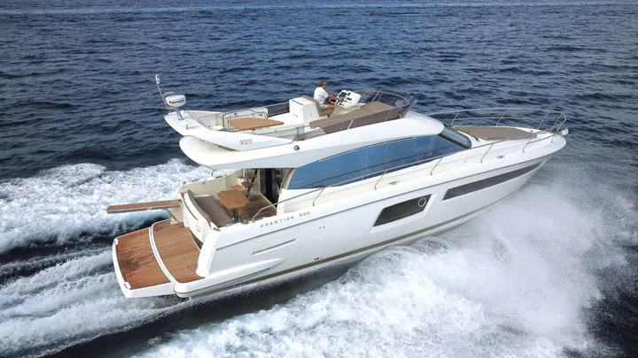 Official PRESTIGE 500 model image from Prestige Yachts.