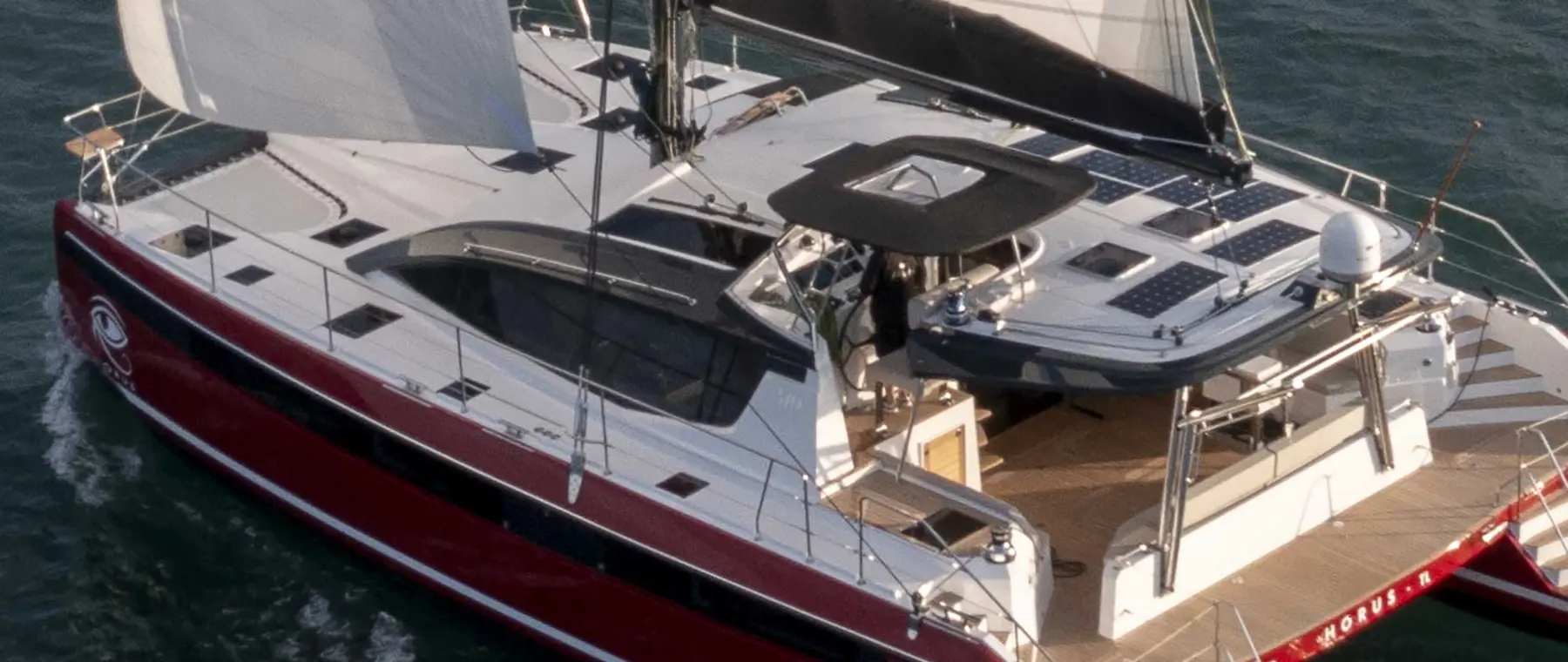 Official Privilège Marine image — Signature 510 helm station