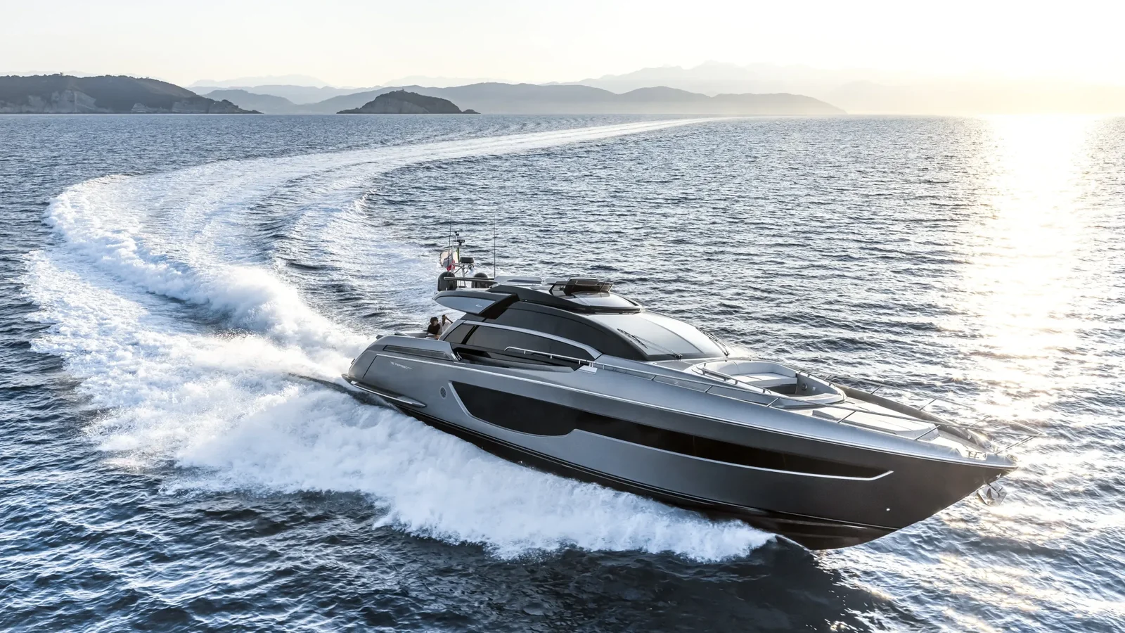 Official Riva 76' Perseo Super model image from Riva.