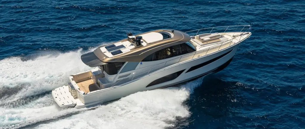 Official Riviera 585 SUV image