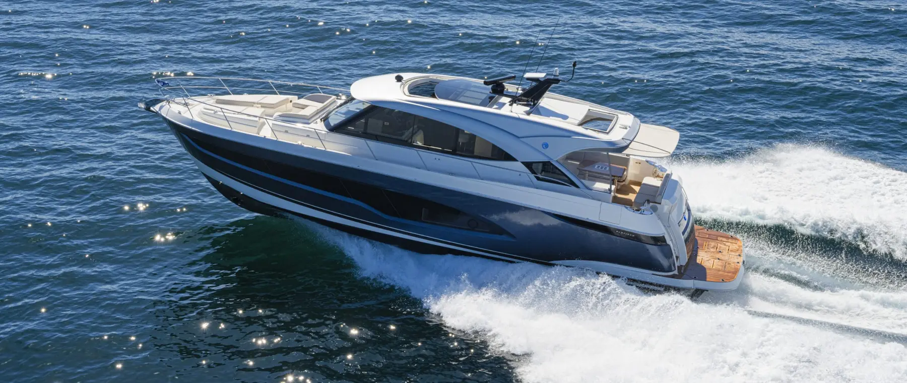 Official Riviera 5600 Sport Yacht Platinum image