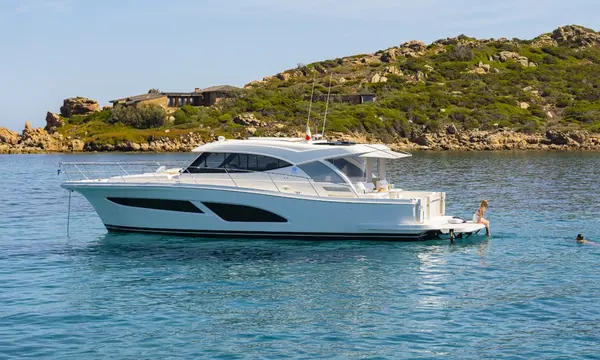 Riviera 465 SUV Set for Fort Lauderdale Boat Show 2026