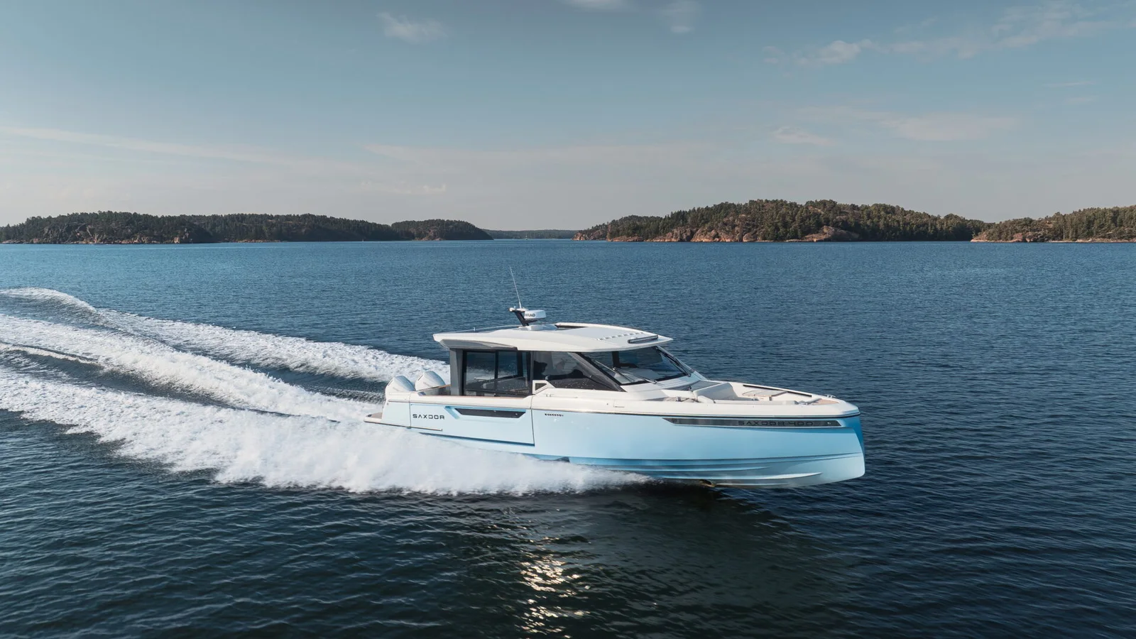 Official Saxdor 400 GTC model image from Saxdor Yachts.