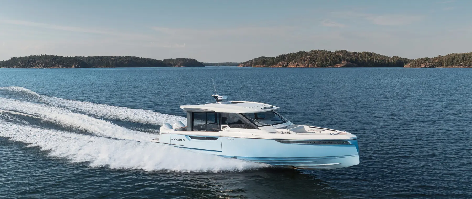 Official Saxdor 400 GTC model image from Saxdor Yachts.
