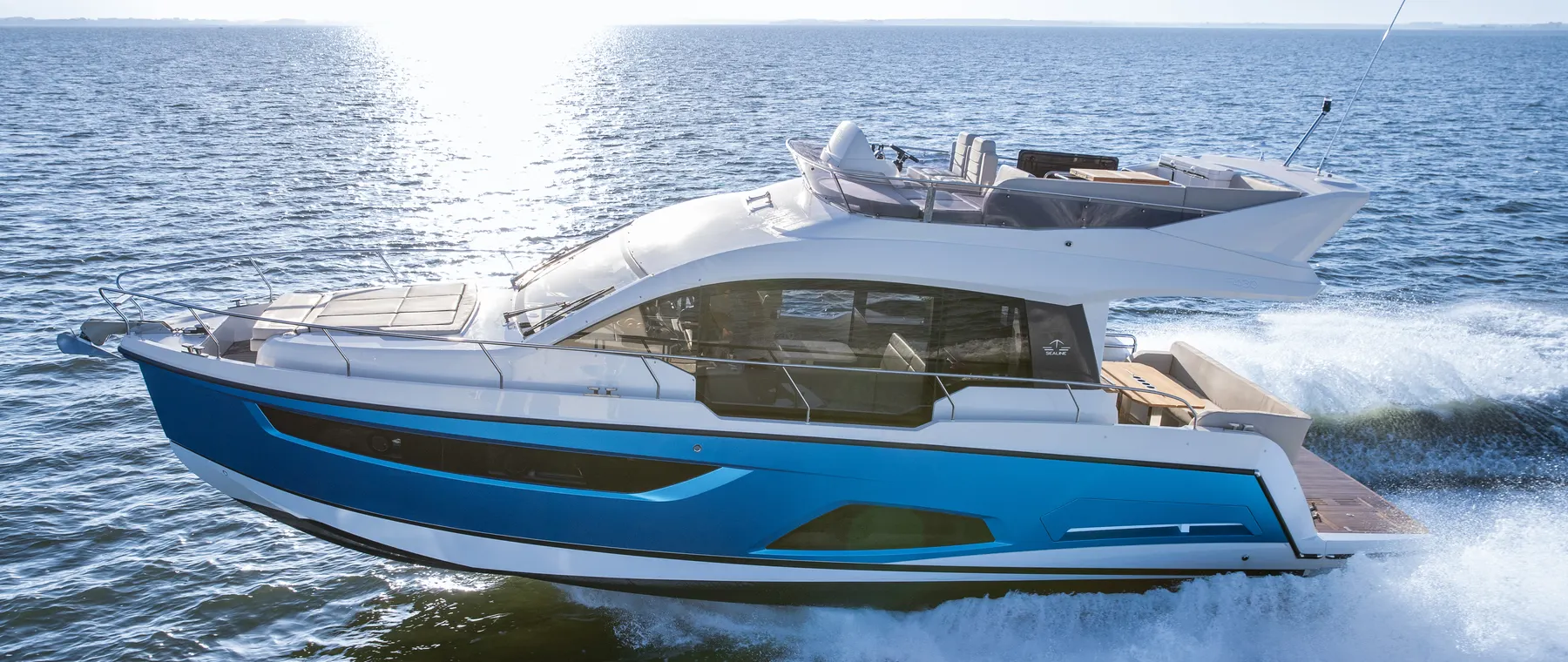 SEALINE F430 Fits Three Double Cabins and a 14m² Flybridge Into 13.55 Metres