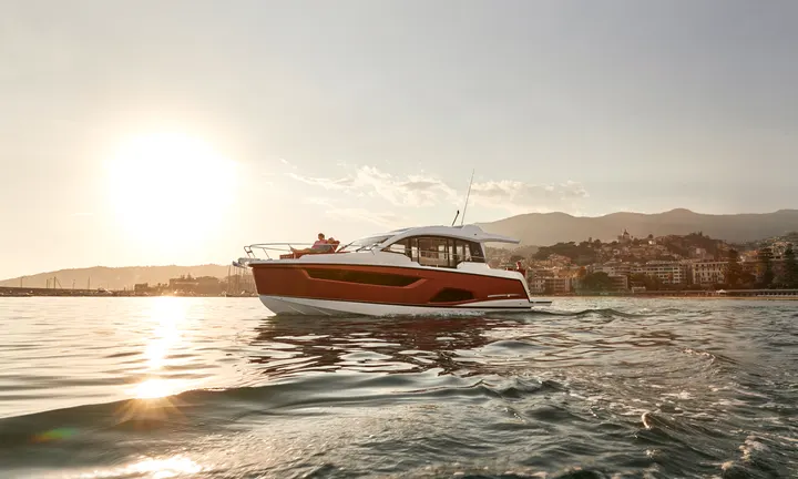 Official SEALINE C430 model image from Sealine.