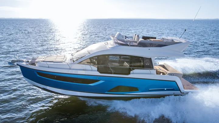 Official SEALINE F430 model image from Sealine.