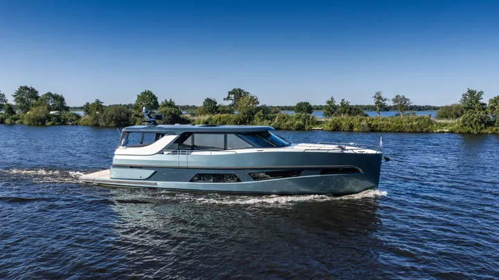 Official Steeler Enigma 50 model image from Steeler Yachts.