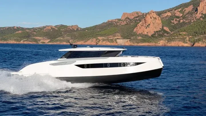 Sunreef ULTIMA 55 — official model image