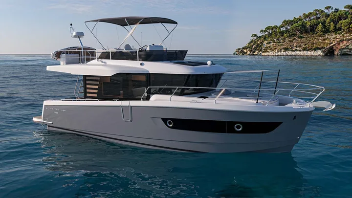 Official Beneteau Swift Trawler 43 Fly hero image supplied by Beneteau.