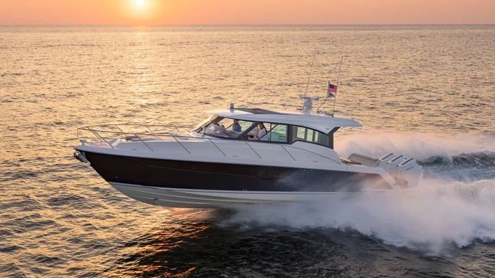 Official Tiara 48 LE model image from Tiara Yachts.