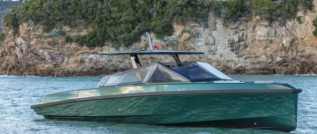 Official wallytender43 model image from Wally.
