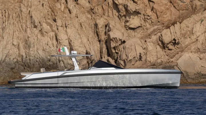 Official wallytender48 model image from Wally.