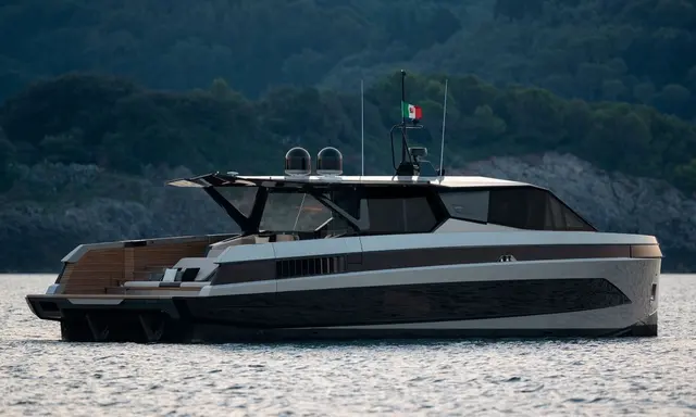 wallywhy100 Uses 21.46m Crossover Layout With 27-Knot Speed and 340nm Range